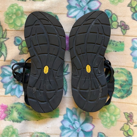 Women’s 9 Chacos Sandals - Picture 2 of 4